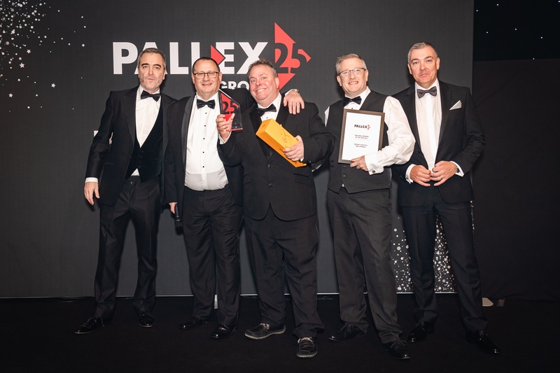 R-L: Actor and award host James Nesbitt, Kevin Buchanan, Richard Moody, Moody’s operations director, Paul Johnson, Moody’s operations and compliance manager, and Barry Buyers, managing director of Pall-Ex