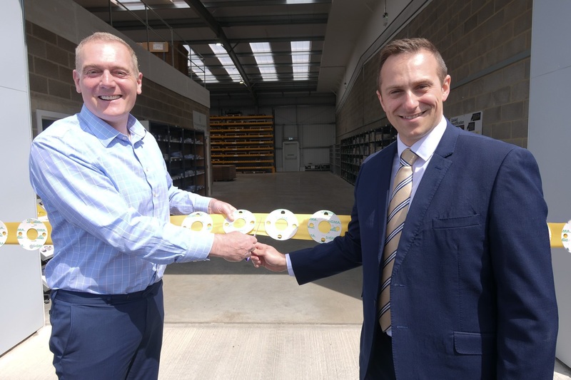 Middlesbrough Mayor Andy Preston joins Sam Bradley, Flexitallic’s UK Sales Manager, to officially open its new North East Service Centre
